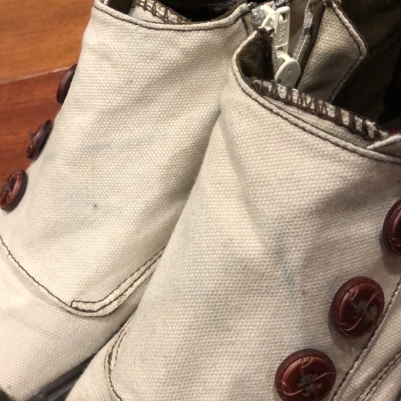 BC sneakers with side zipper size 7.5 - Picture 2 of 6